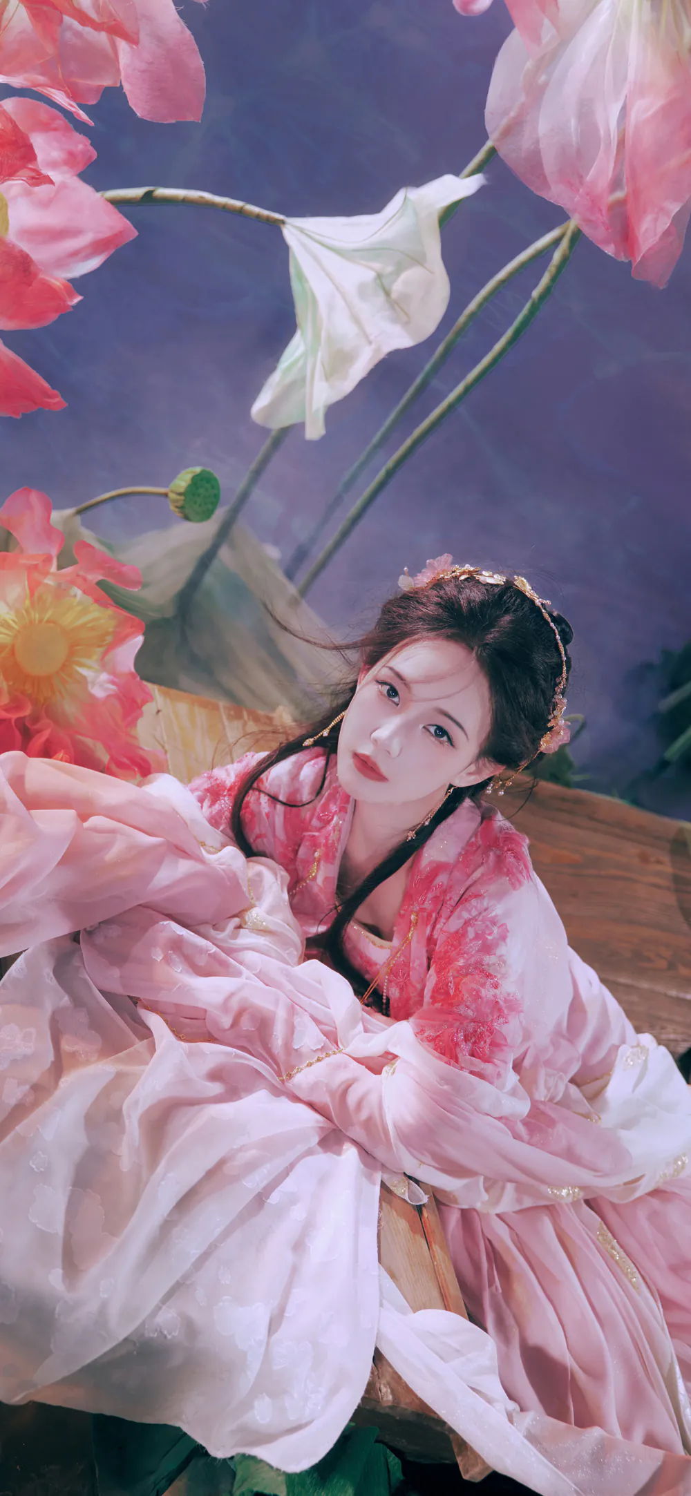 Fantasy Chinese Beauty Li Yitong in Pink Hanfu Aesthetic Wallpaper